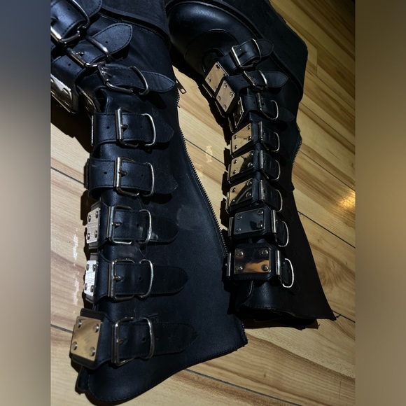 Demonia Damned-318 Platform Boots - Picture 7 of 8